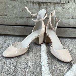 💖BUY 2 for $15💖 ZARA Cream Block Heel Sandals